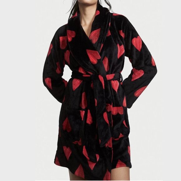 Victoria's Secret Other - NWT Victoria's Secret Red & Black Hearts Cozy Short Robe